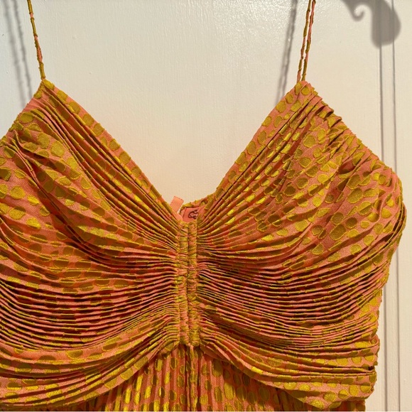 Alexis Swing Plisse Dress - Pleated with tassels - Picture 3 of 10